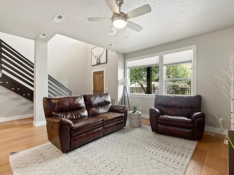 1421 E Lone Creek Dr — Photo 12