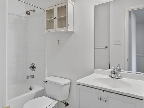 143 Bourbon Ct, Parkville, MD 21234