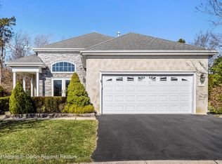 17 Warwick Ct, Barnegat, NJ 08005