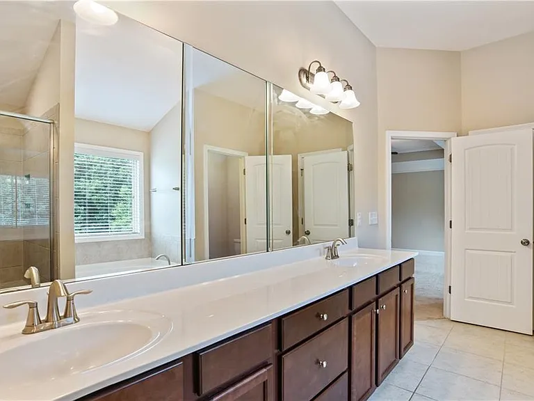 4835 Edgemoore Trce — Photo 35