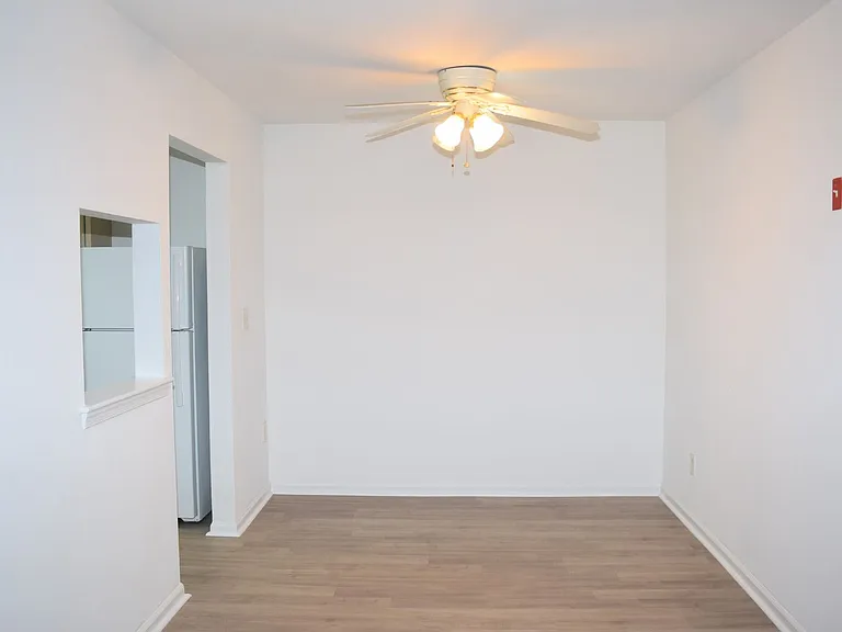 579 Peregrine St — Photo 7