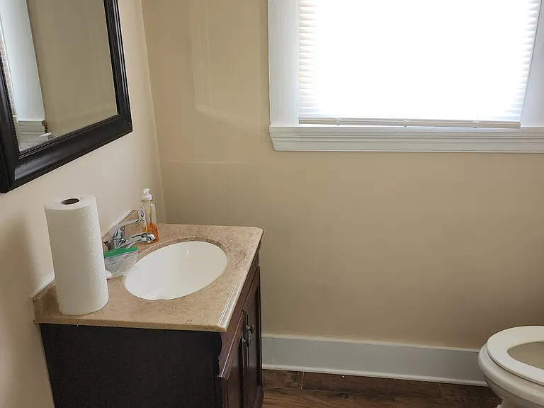 2725 Washington Ave — Photo 2