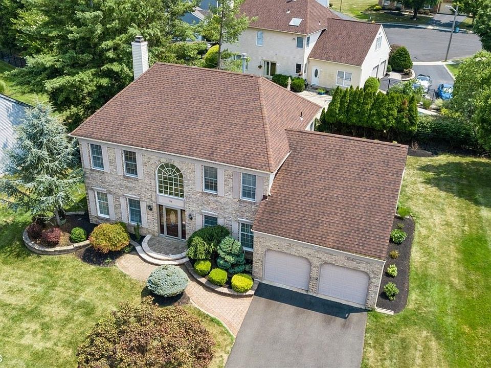 2nd image of 26 Eleanor Dr