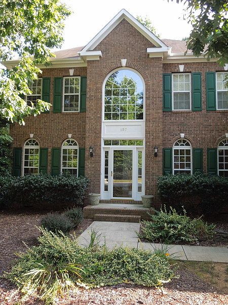 157 LOCKERBIE LANE