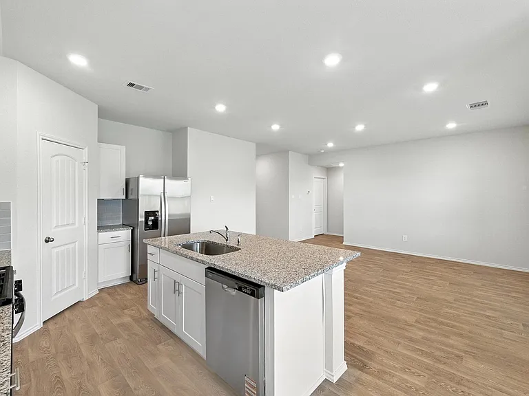 106 N Richland Dr — Photo 7
