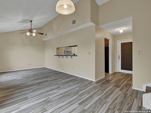 5th image of 1813 TRAILRIDGE DR