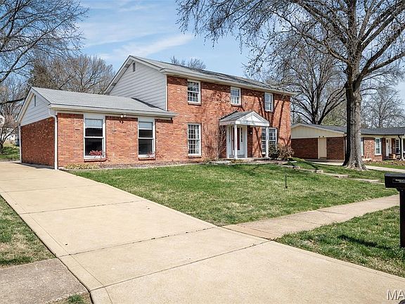 3rd image of 10465 Gregory Ct