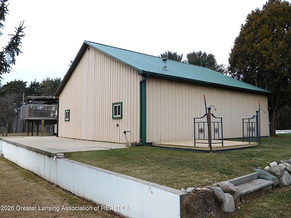 3rd image of 2621 Rolfe Rd