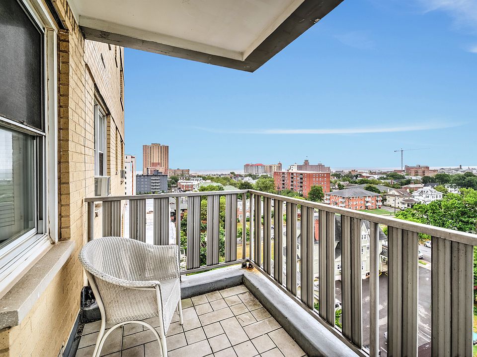 stunning direct ocean views.