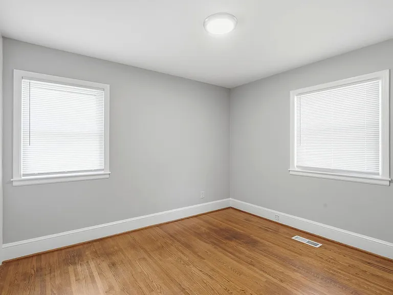1230 Roanoke Ave — Photo 31
