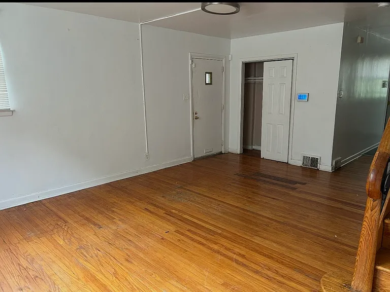 151 W Penn St — Photo 17