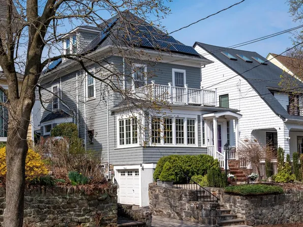 39 Rossmore Avenue, Bronxville, NY 10708