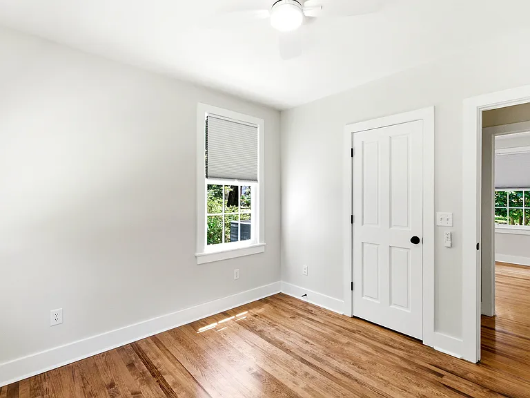 413 Meritta Ave — Photo 22
