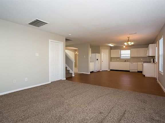 3rd image of 4027 Clayton Greens Ct