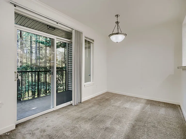 25025 SE Klahanie Blvd #B202 — Photo 5