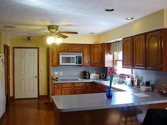3rd image of 1528 Cliftmont Cir