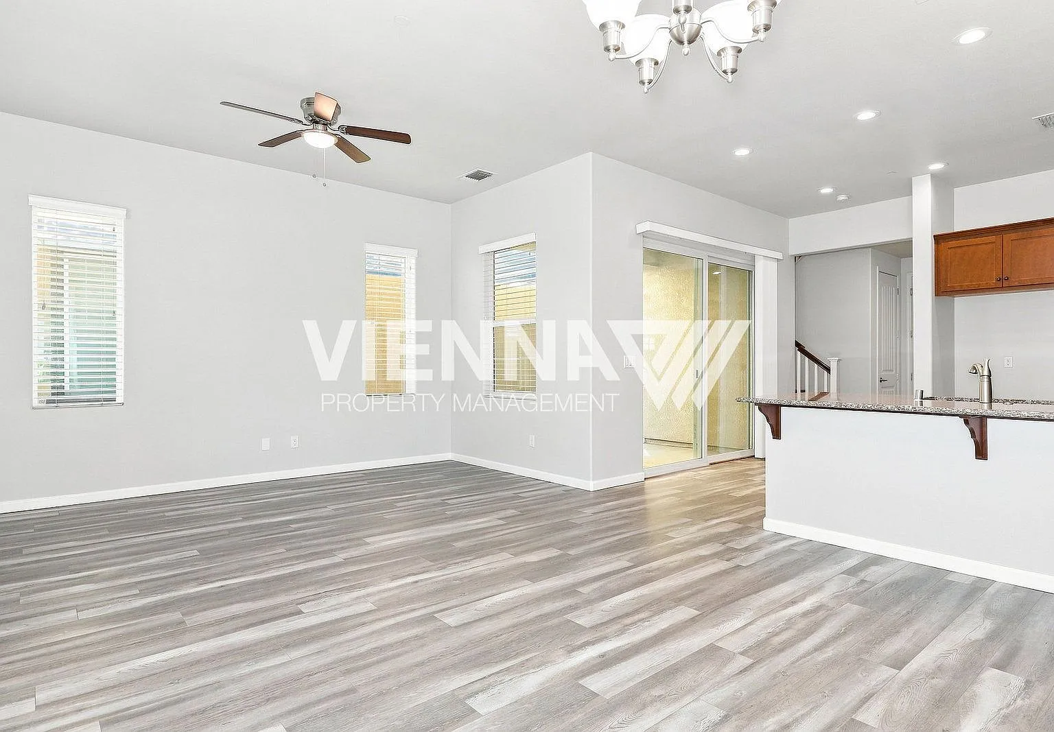 3 bed, 2.5 bath, 1738 sqft, $2,595 — Photo 3