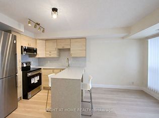 18 Harding Blvd #816, Richmond Hill, ON L4C 0T3