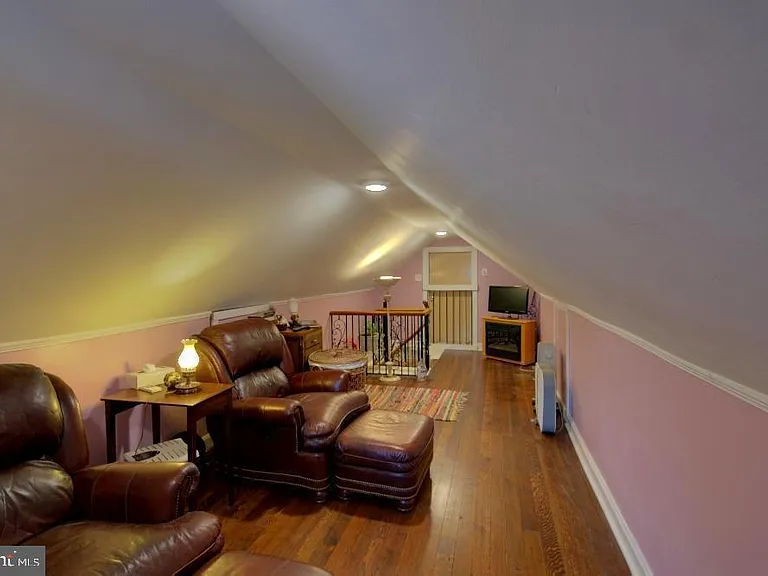 2924 Virginia Ave — Photo 33