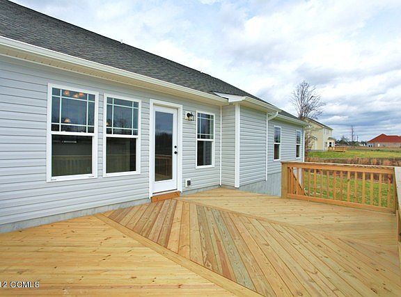 3rd image of 202 Maready Road