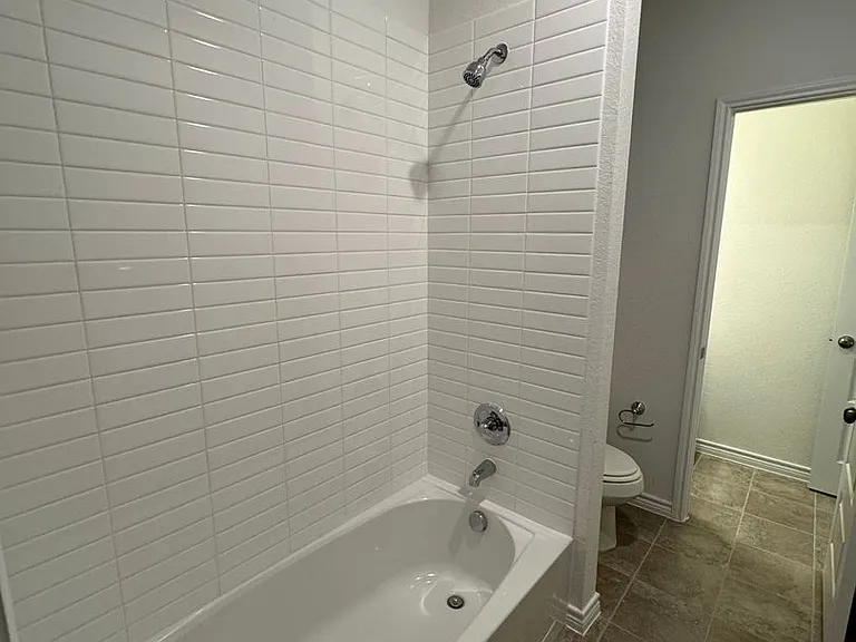 504 Saddle Ln — Photo 14