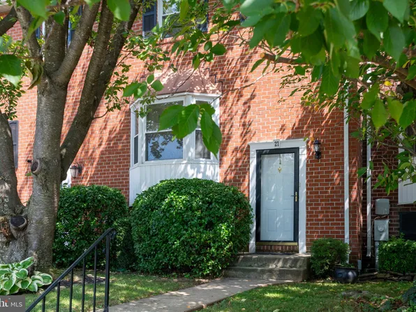 27 Sylvan Park Ct, Nottingham, MD 21236