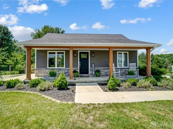 687 Shrine Rd, Springfield, OH 45504