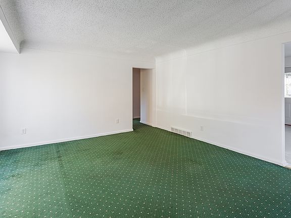 3rd image of 28071 S Clements Cir