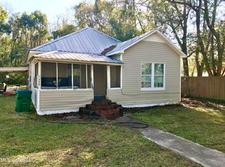 7112 Grierson St, Moss Point, MS 39563