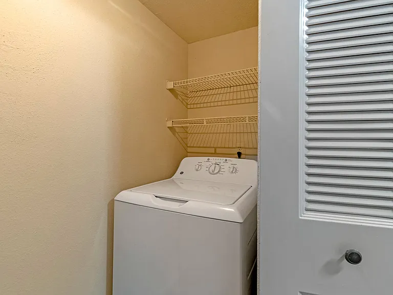 Saybrooke Apartments — Photo 30