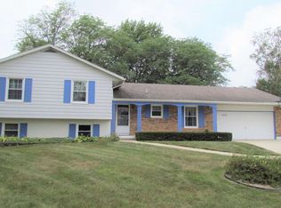 3279 Platteville Ct, Freeport, IL 61032