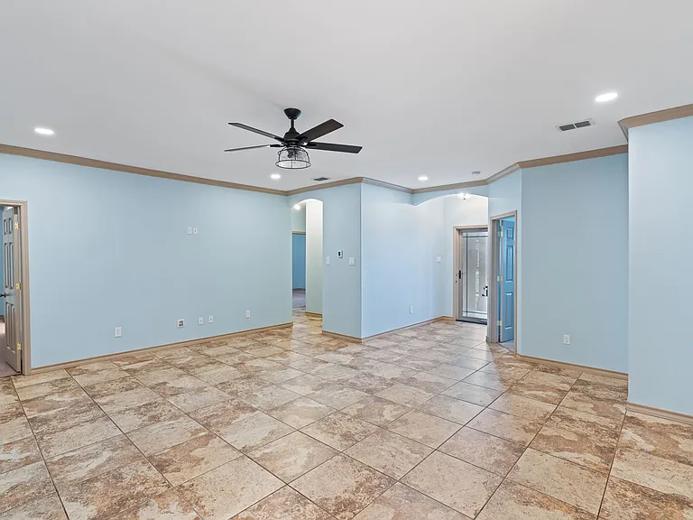 3910 Granite Peak Dr — Photo 7