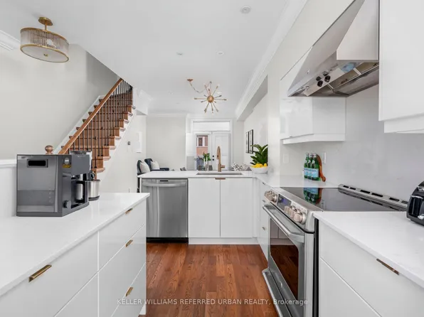 23 E York Ave, Toronto, ON M4K 3Z8