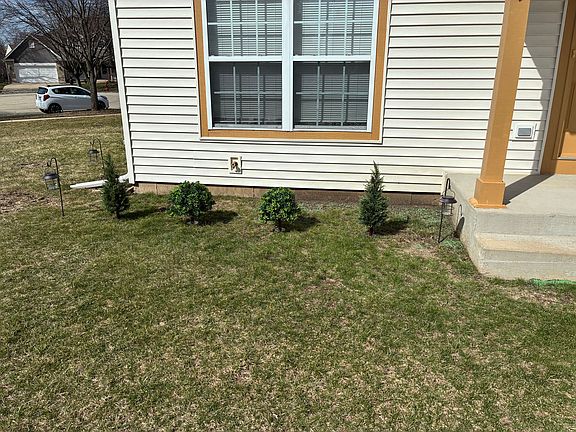 2nd image of 521 Waterford Dr
