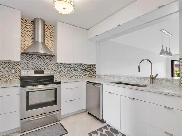 1232 Commonwealth CIR #P-103, NAPLES, FL 34116