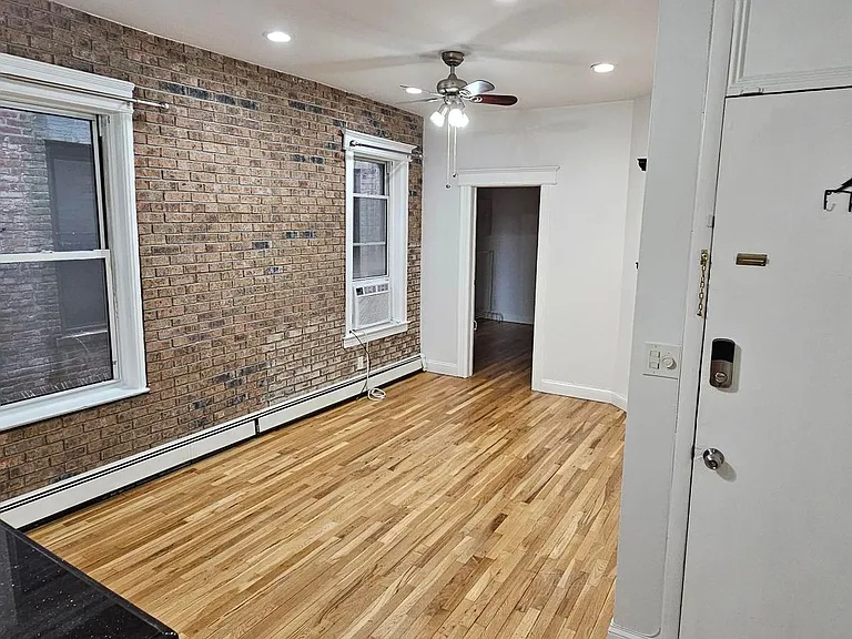 4110 Park Ave #3 — Photo 8