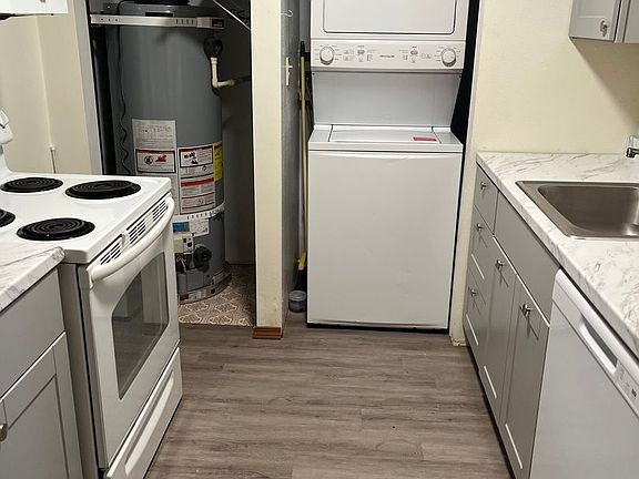 3rd image of 17704 N Hilltop Rd #2