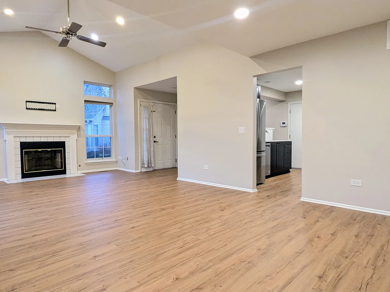 2 bed, 1418 sqft, $2,895 — Photo 4