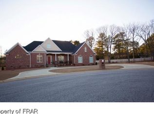 421 Selznick Pl, Fayetteville, NC 28311