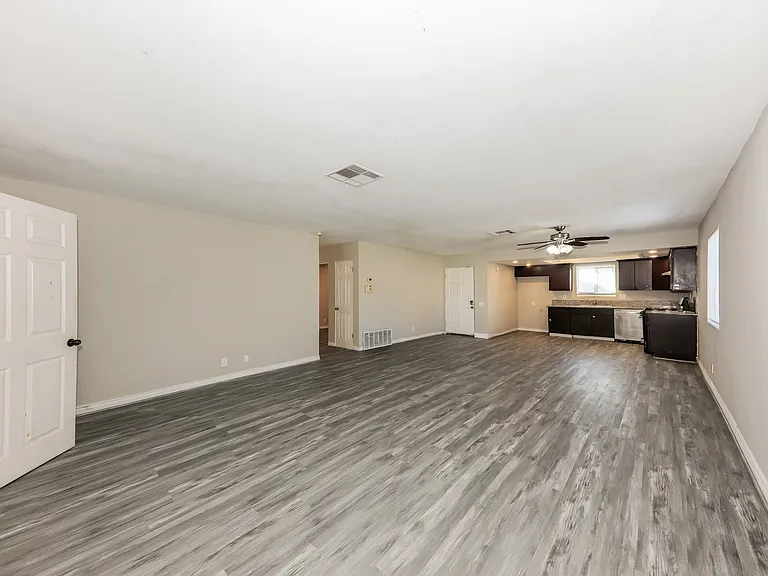 43102 Nairobi Dr — Photo 4