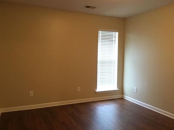 3rd image of 4084 Colton Dr #1