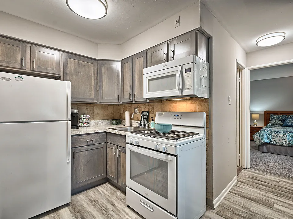 Hickory Hills Apartments