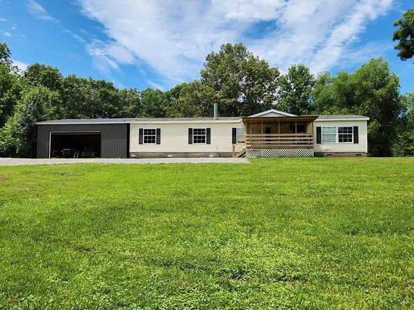 94 Swan Lake Rd, Nortonville, KY 42442
