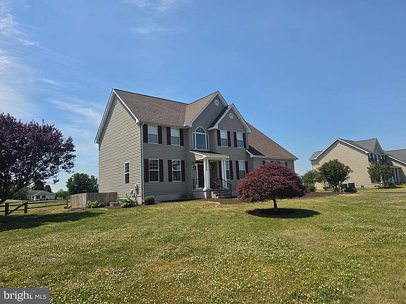 4th image of 109 Masters Ln