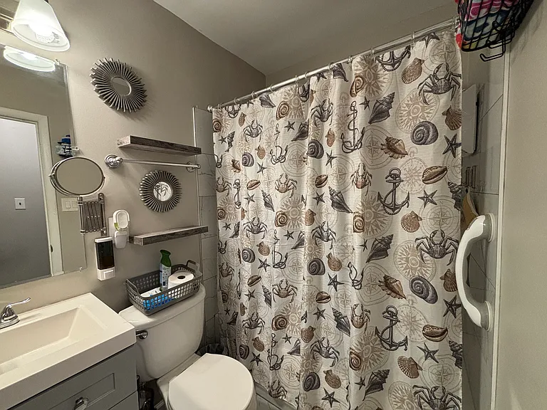 8208 Keeler St — Photo 17