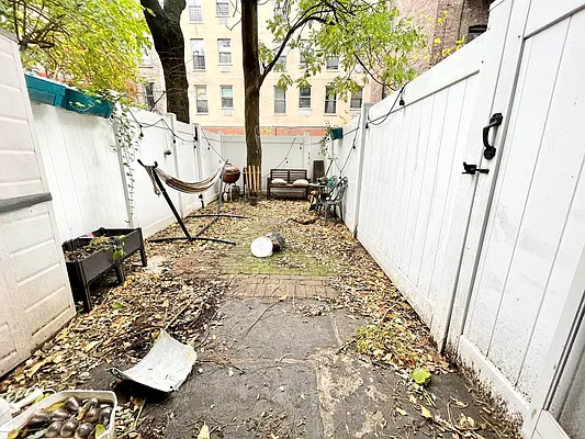 Rented by MOTION New York | media 11