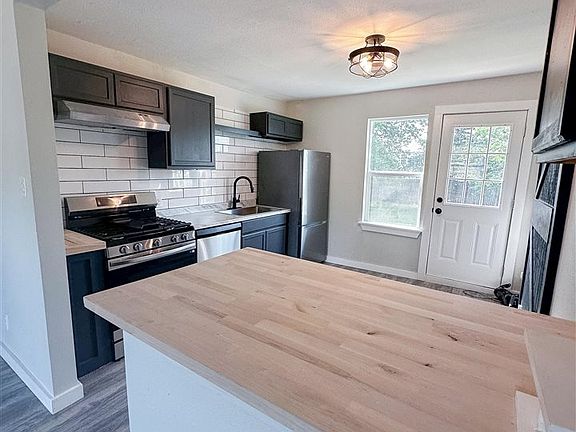 4th image of 2216 NW Pollard Ave