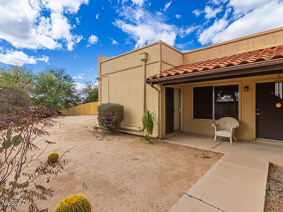 2nd image of 7967 N Jacqueline Pl