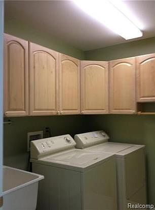 2nd image of 128 Cherry Hill Pointe Dr