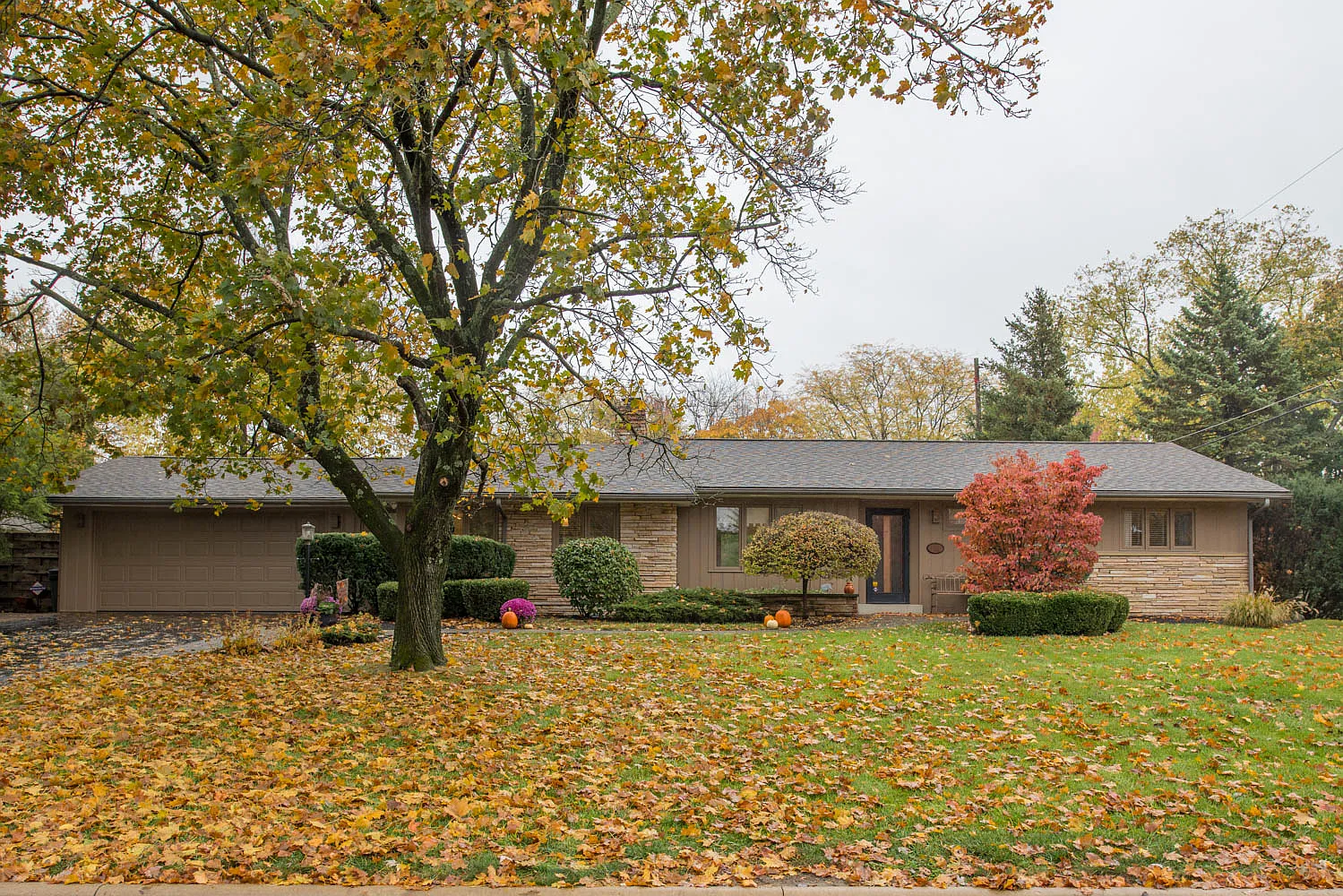 3960 Kioka Ave photo 1